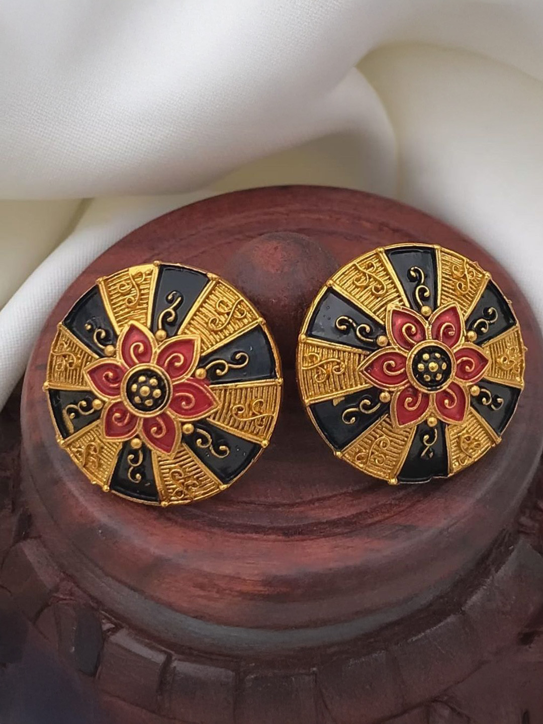 Tajoni Gold-Plated Oxidised Circular Shaped Studs