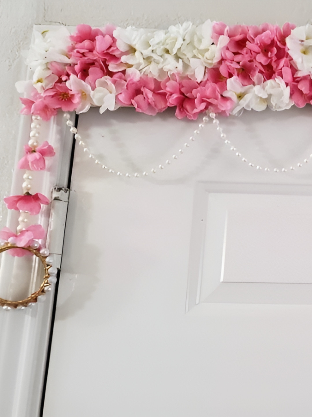 Nutts Bandhanwar White & Pink Floral Hanging Garlands