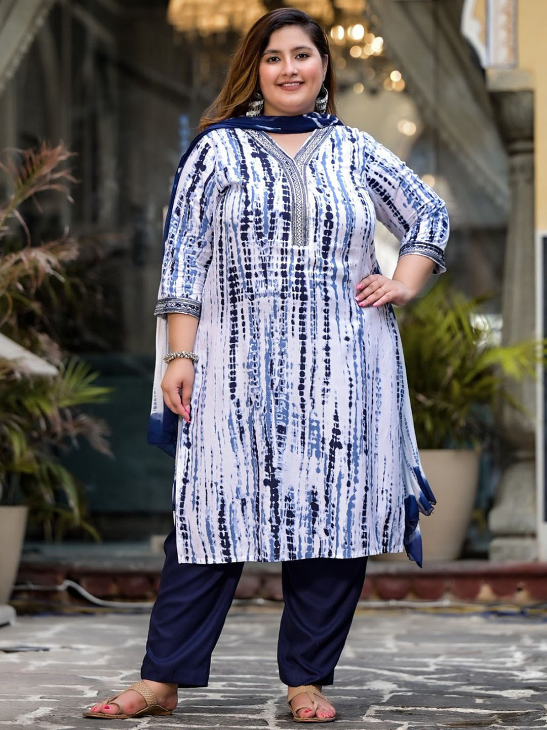 Lee Moda Bandhani Printed V-Neck Straight Kurta With Trousers & Dupatta