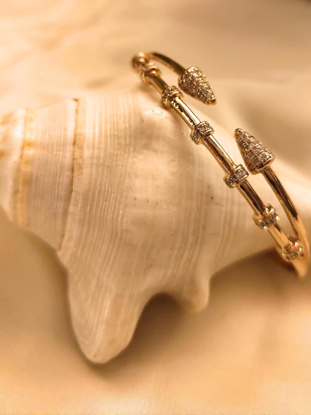 Arrow Head Studded Cuff  RoseGold Plated, 316L Stainless Steel