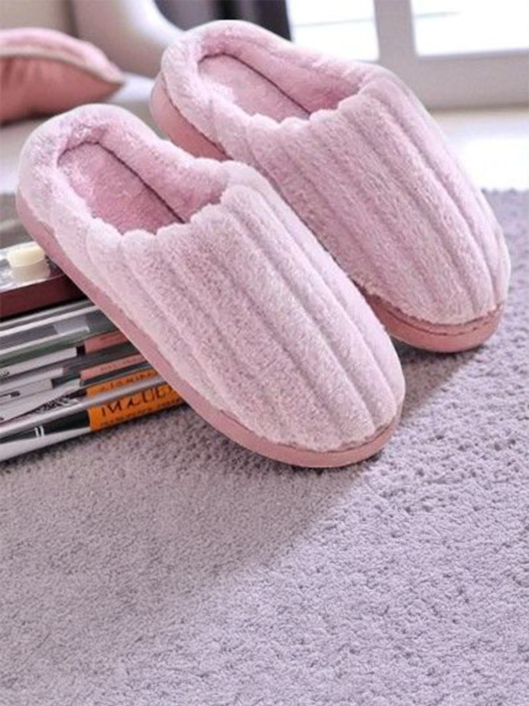 WOLVESDEN Women Slip-On Room Slippers