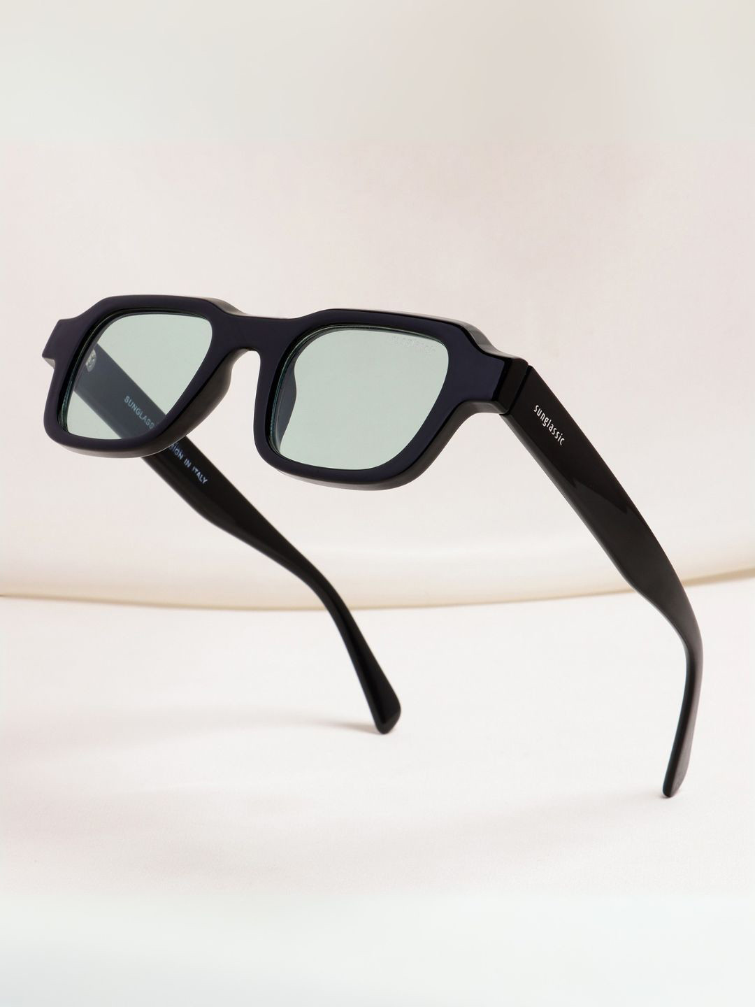 SUNGLASSIC Unisex Walter Black Green Square Sunglasses Walter-Black-Green