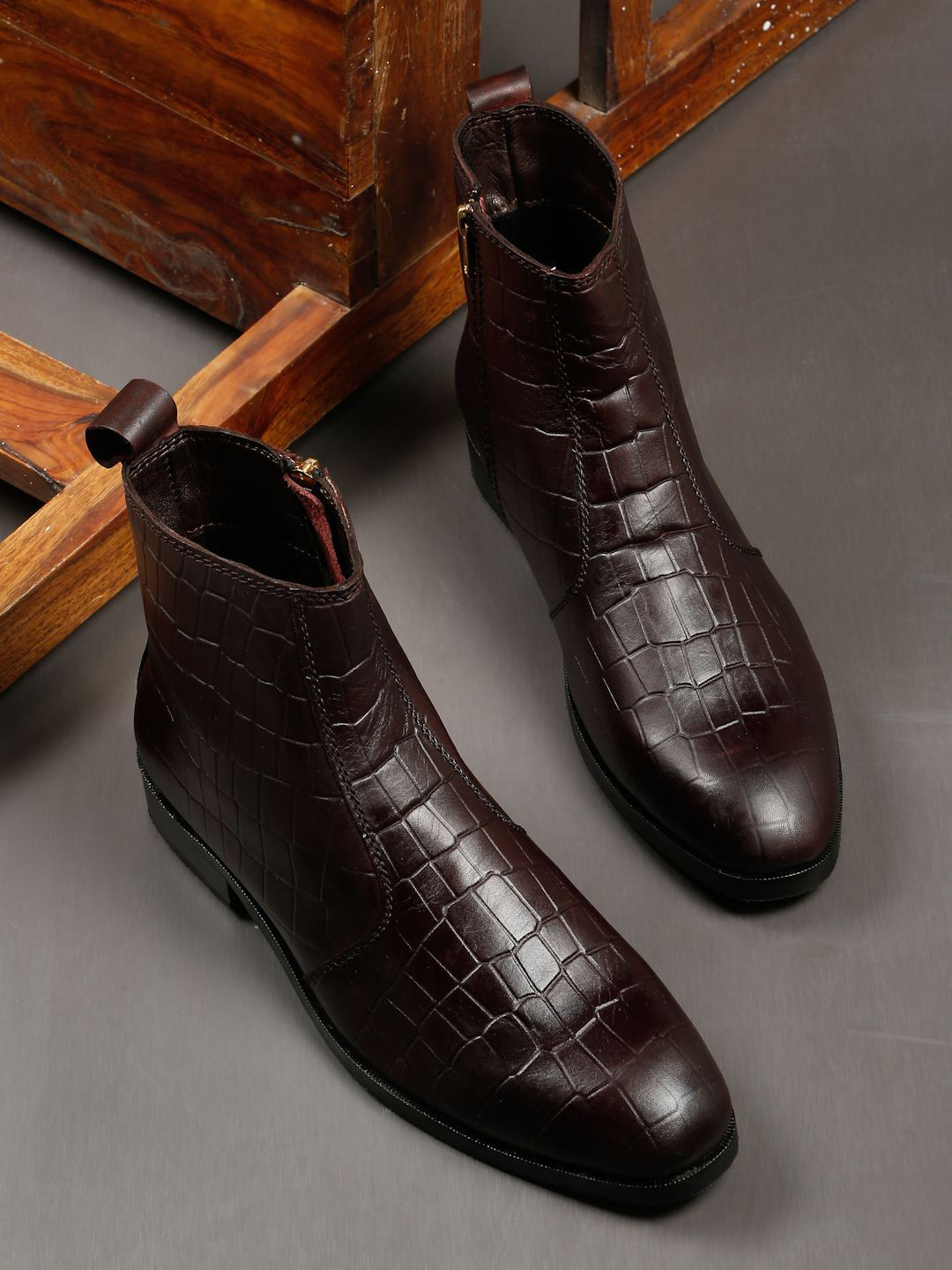 Teakwood Leathers Men Textured Chelsea Boots with Side Zipper