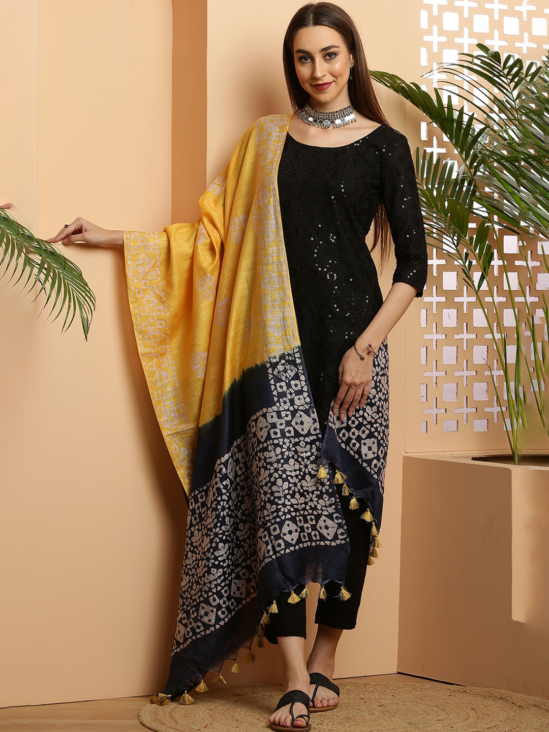 Bunkraft Ethnic Motifs Printed Batik Dupatta