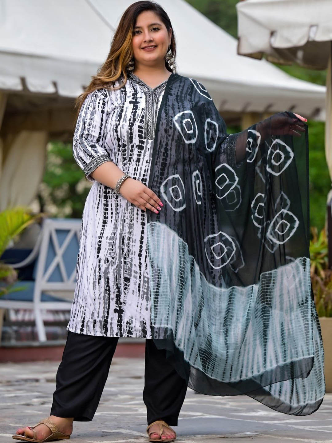 Lee Moda Bandhani Printed V-Neck Straight Kurta With Trousers & Dupatta