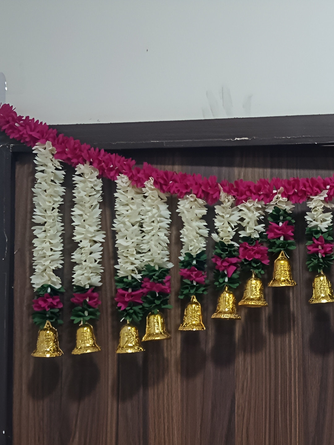 Nutts Pink & White Hanging Garland Festive Decor