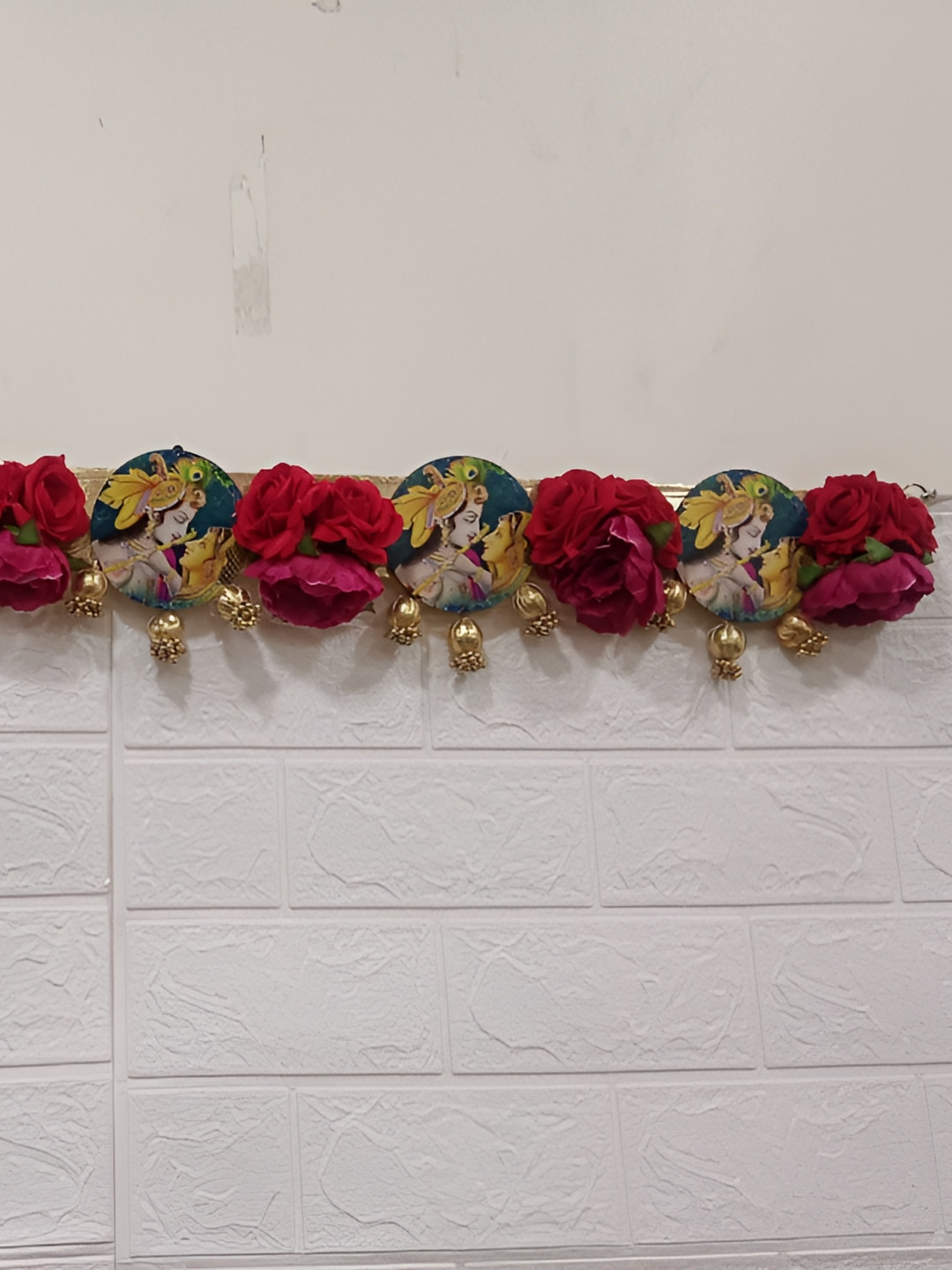 Nutts Red & Green Radha-Krishna Bandhanwar Festive Decor