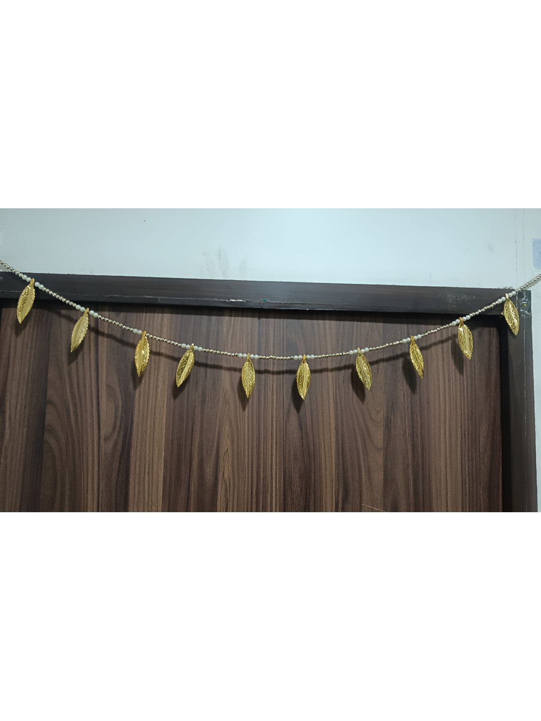 Nutts White Leaf Bandhanwar Festive Decor