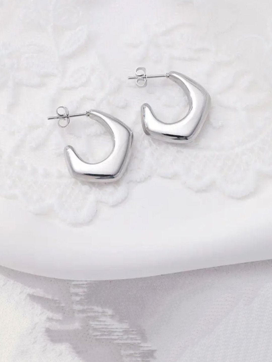 V FASHION JEWELLERY Stainless Steel Silver-Plated Crescent Shaped Studs