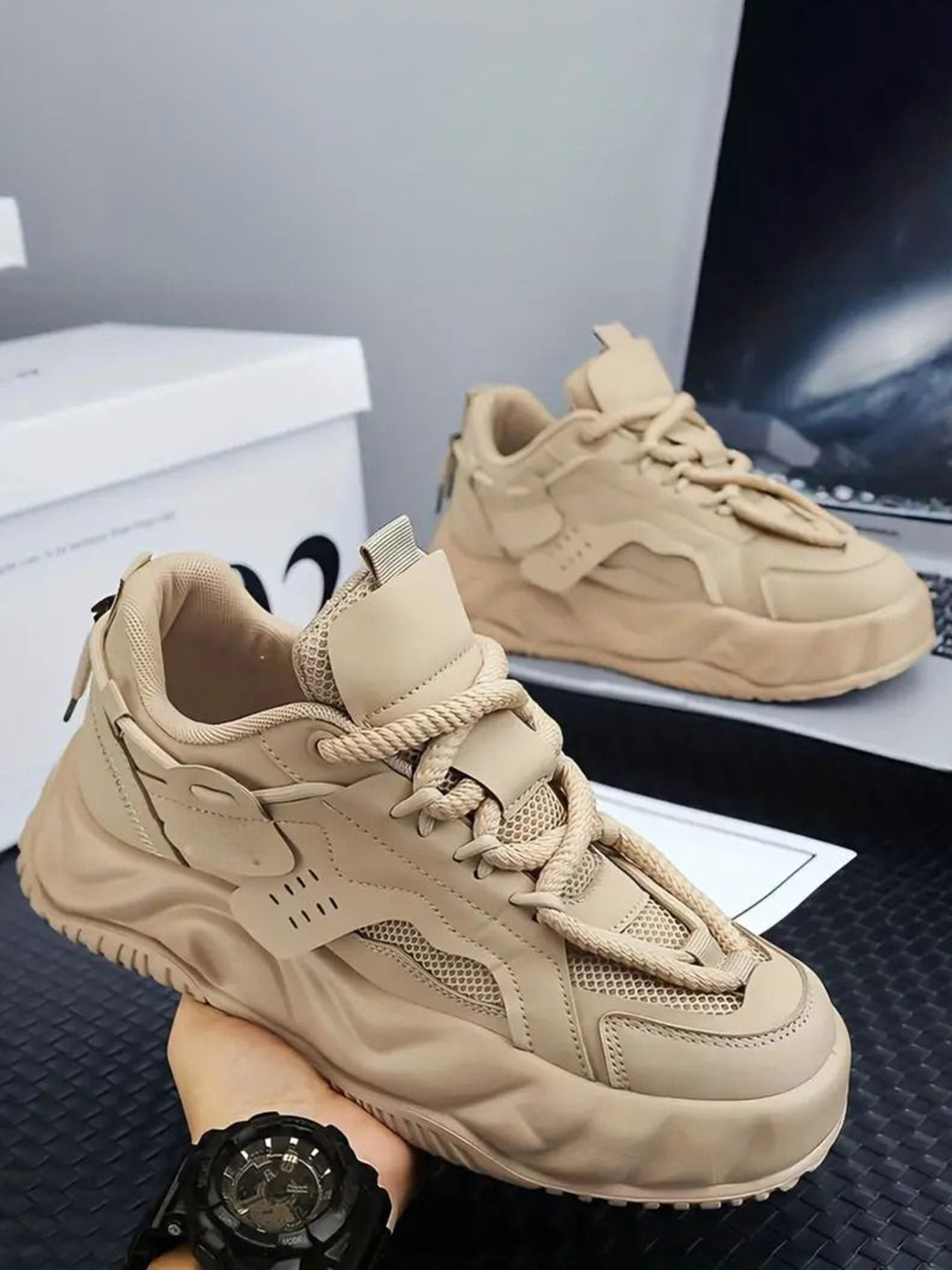 Woakers Men Trendy Round Toe  Lace-Ups Sneakers