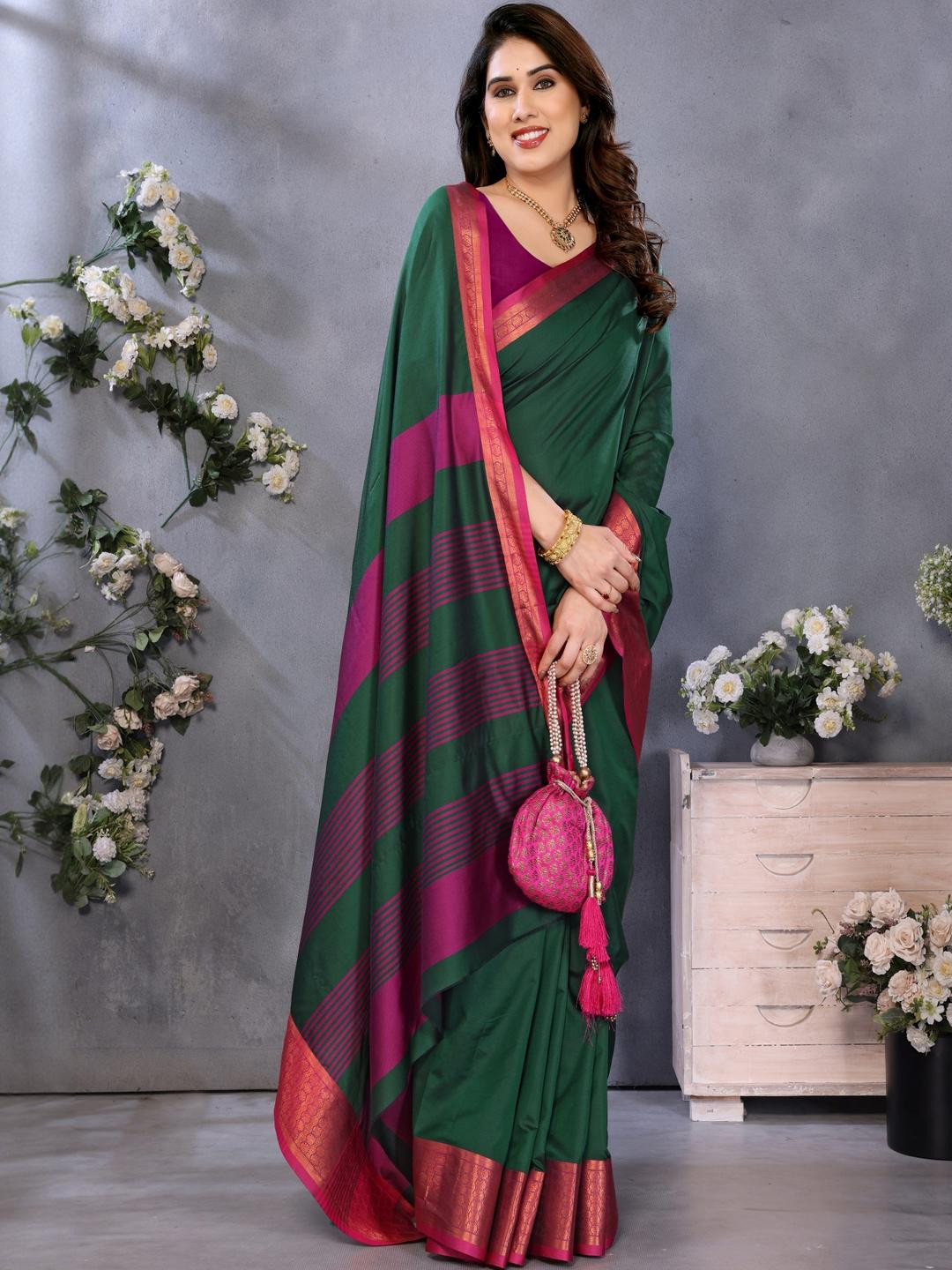 vj fashion Green Silk Blend Kasavu Sarees