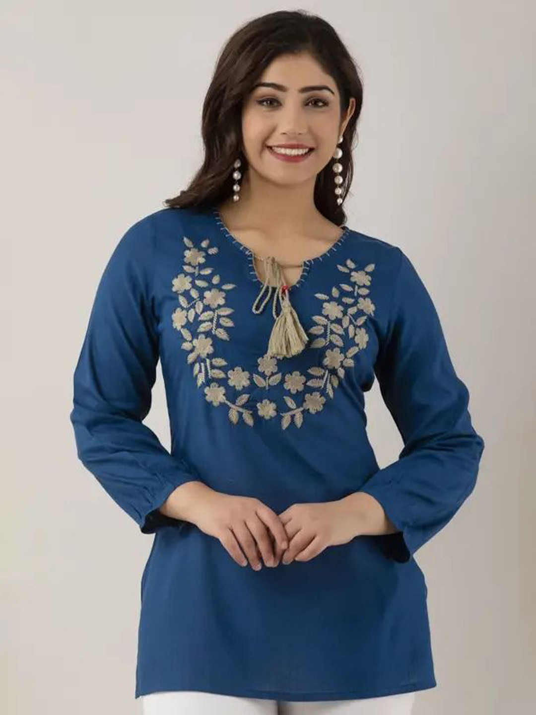 BLUE KART Women Floral Embroidered Thread Work Thread Work Kurti