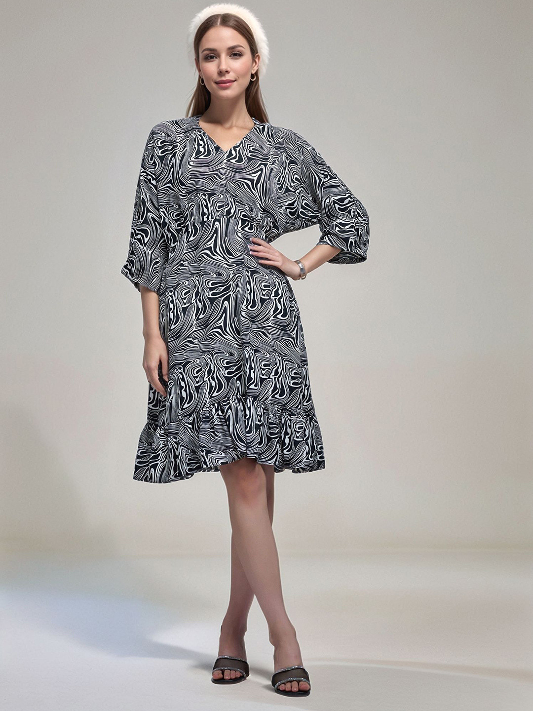DressBerry Women Print Batwing Sleeve Layered Crepe Fit & Flare Dress