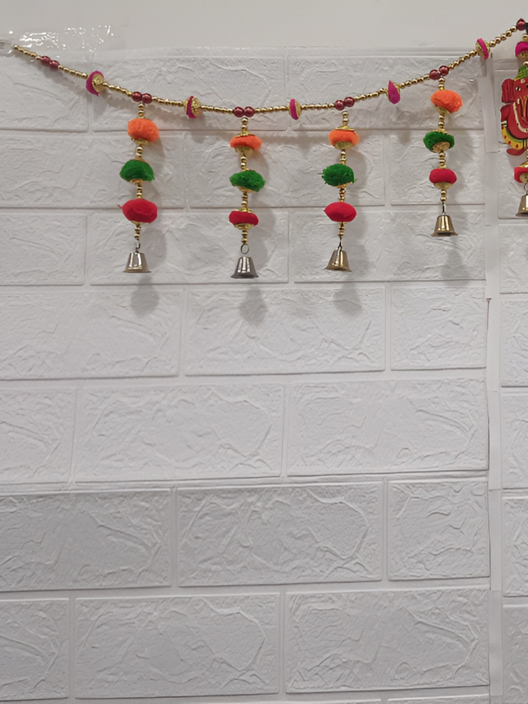 Nutts Bandhanwar Green & Pink Wooden Ganesh Hanging Garlands