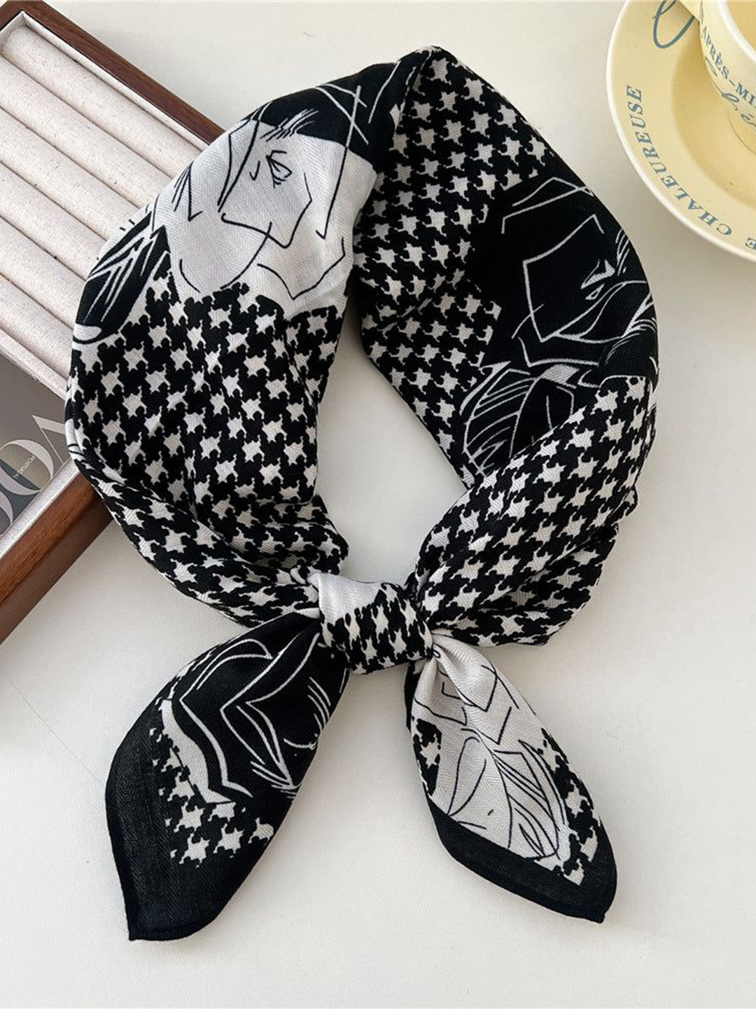 QUECY Women Cotton Houndstooth Paper Ball Printed Scarf