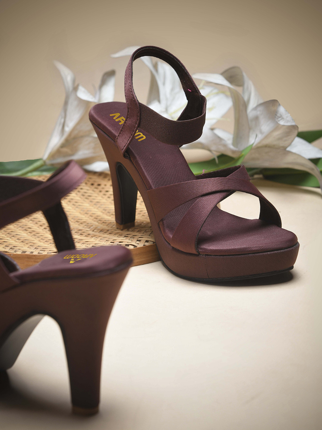 AROOM Peep Toe Slim Heeled Sandals