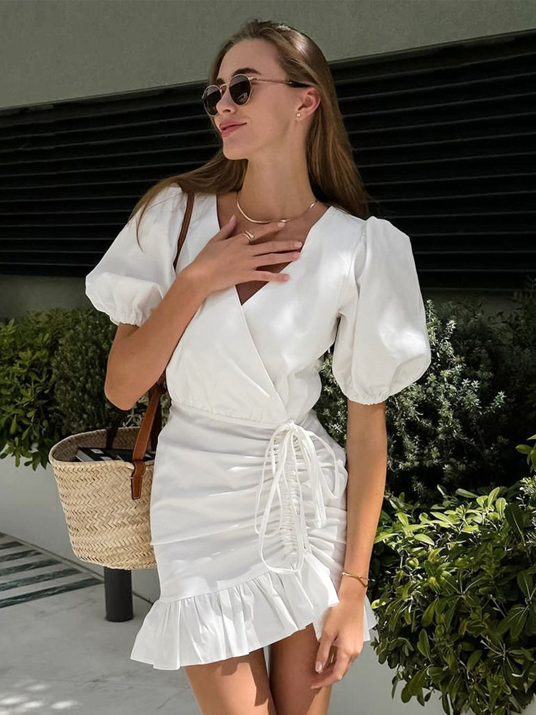 StyleCast Women Solid Mini Dress With Puff Sleeves