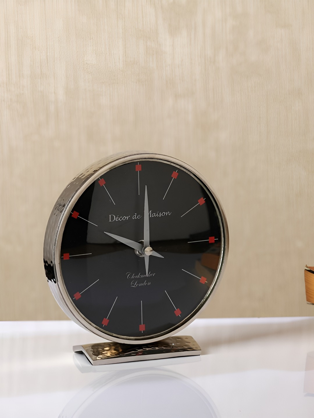 Decor de Maison Silver-Toned & Red Contemporary Aluminum Table Clock