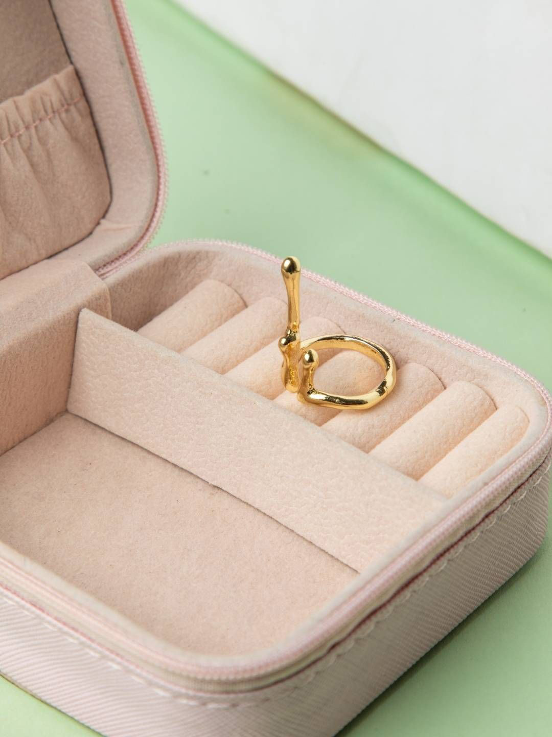 Niscka 24K Gold-Plated Open Finger Ring