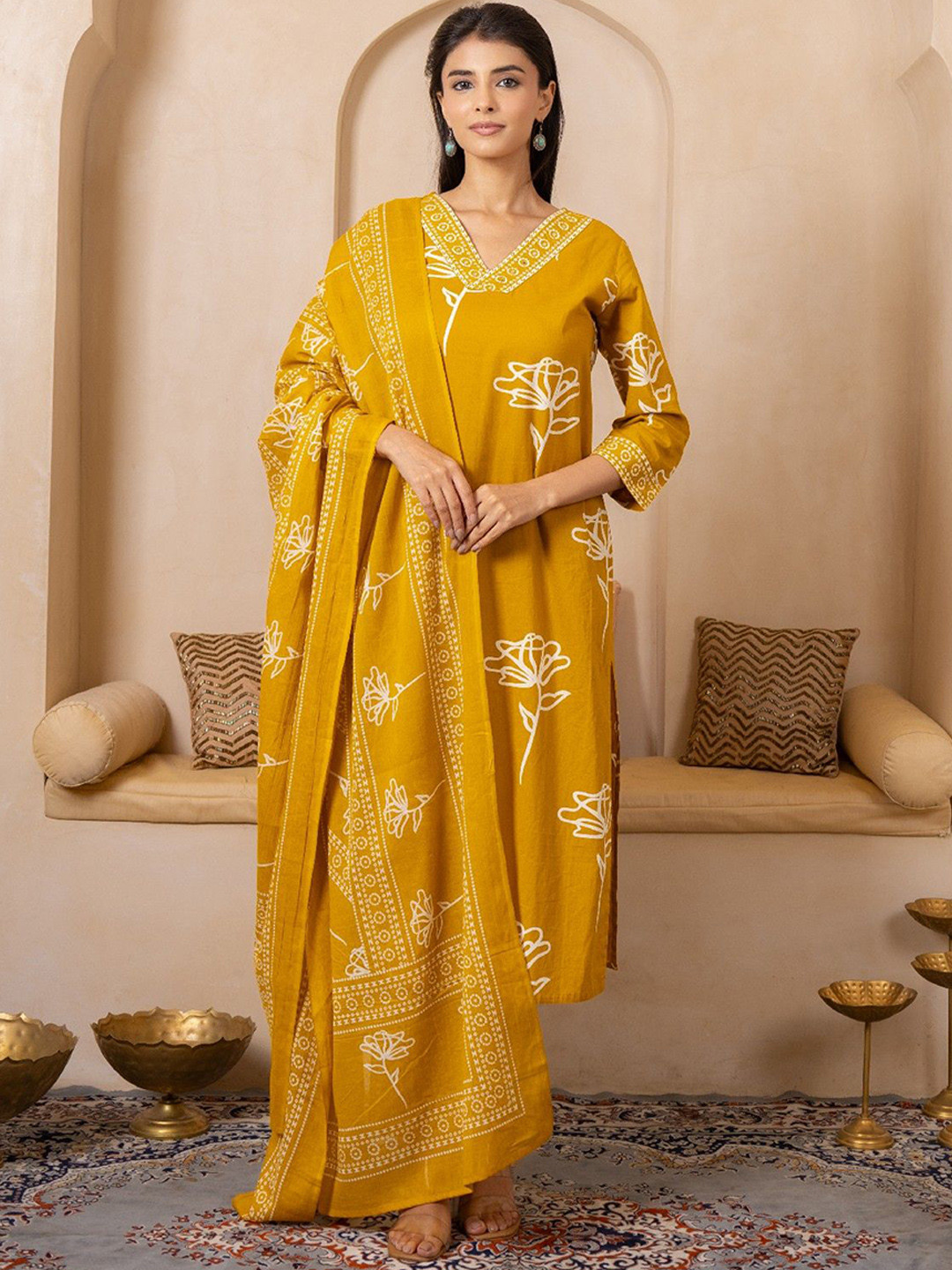 SHIVARA Floral Printed High Slit Sequinned Pure Cotton Kurta Wiith Trousers & Dupatta