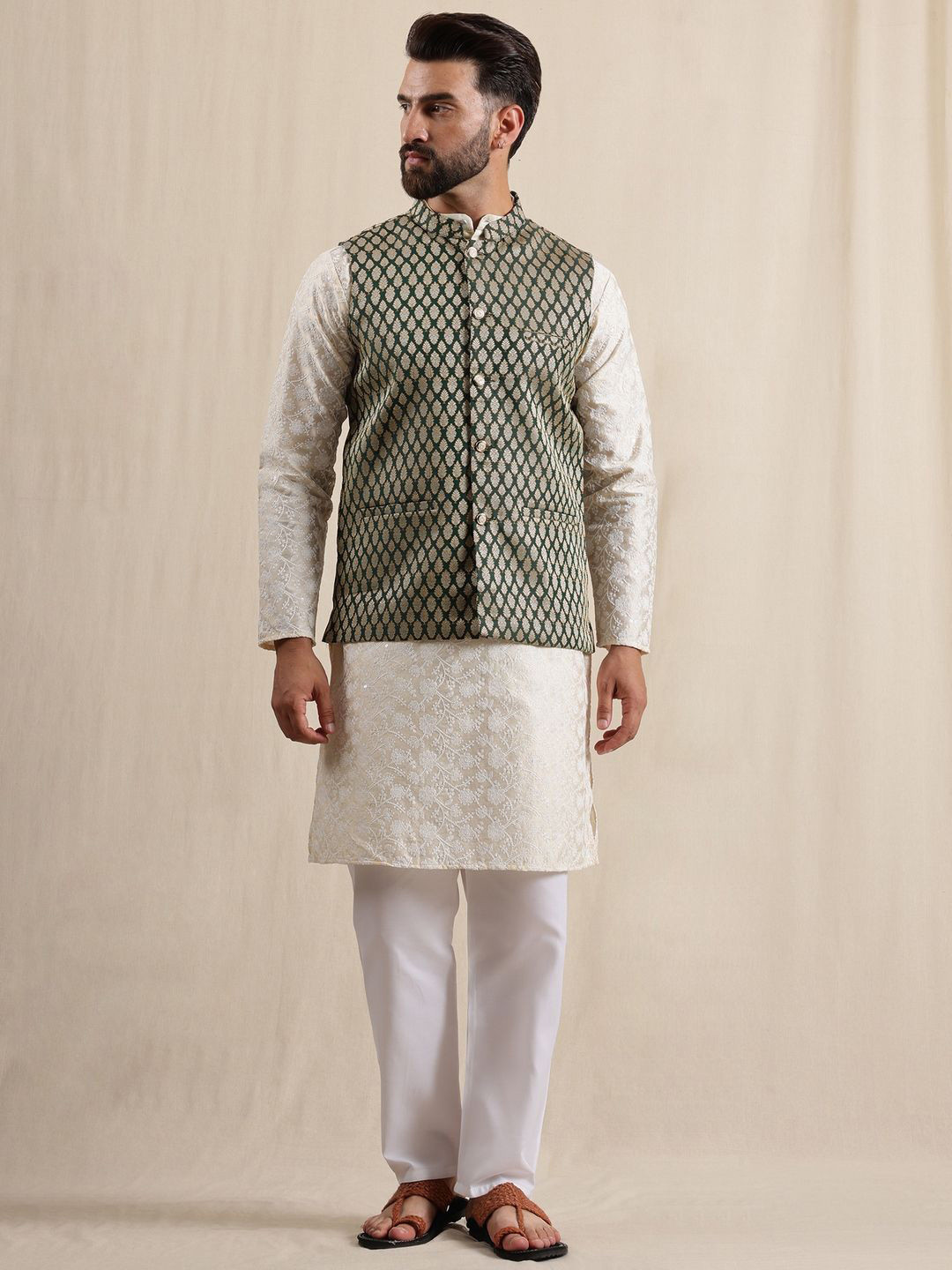 Anouk Ethnic Motifs Embroidered Mandarin Collar Jodhpuri Kurta With Pyjamas & Nehru Jacket