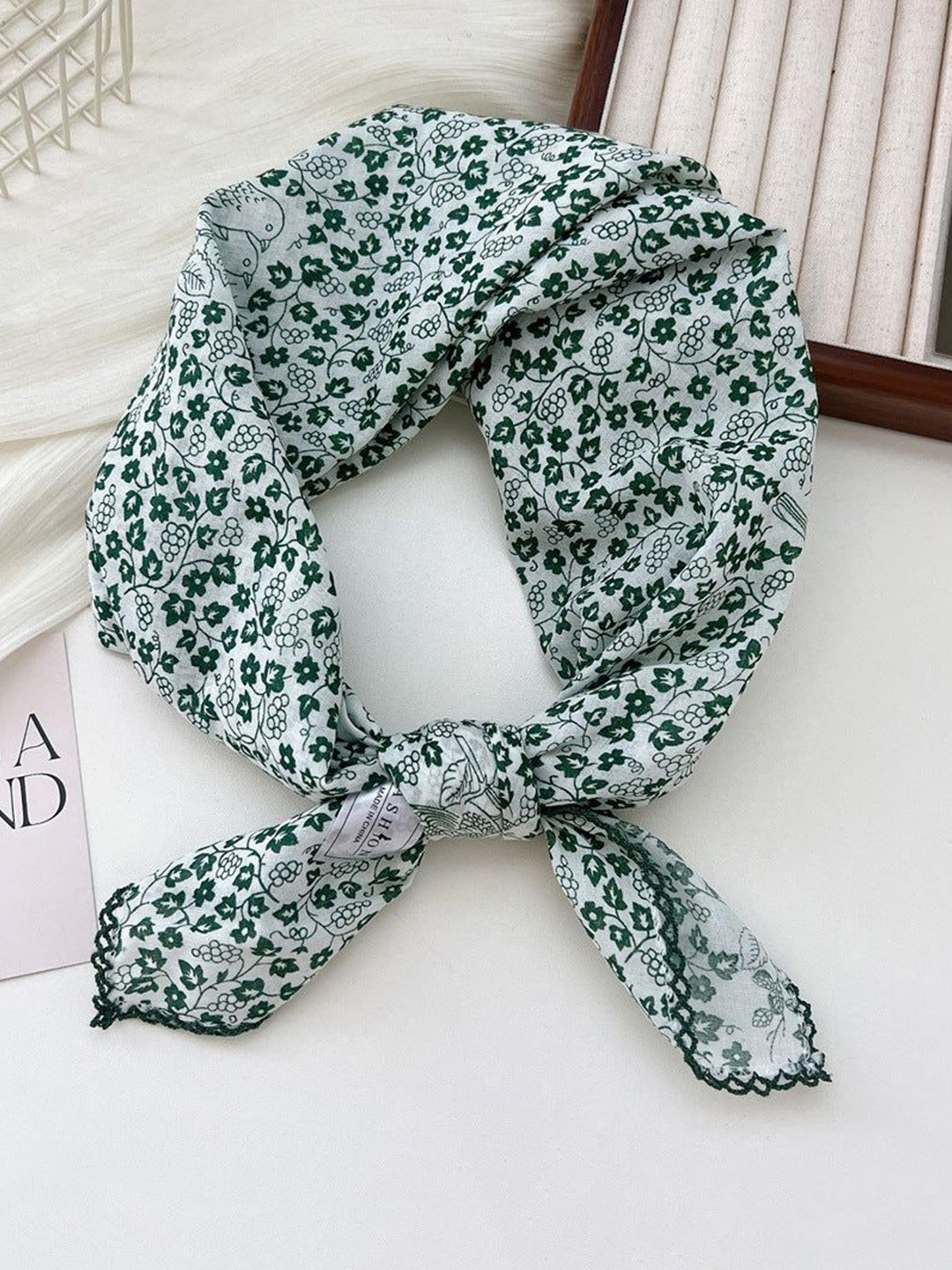 QUECY Floral Printed Square Scarf