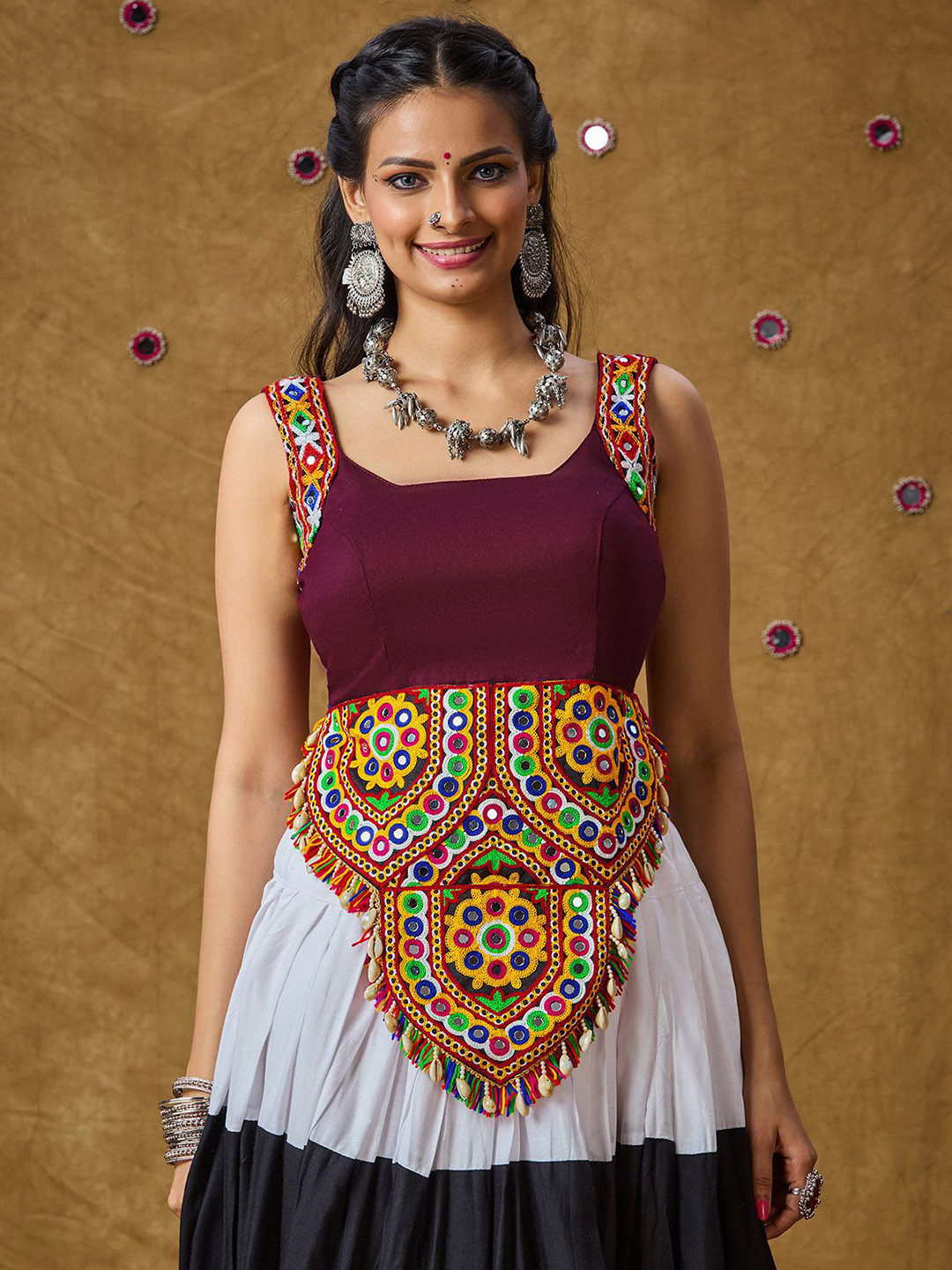 SALWAR STUDIO Embroidered Garba Gamathi Patch Work Cotton Saree Blouse