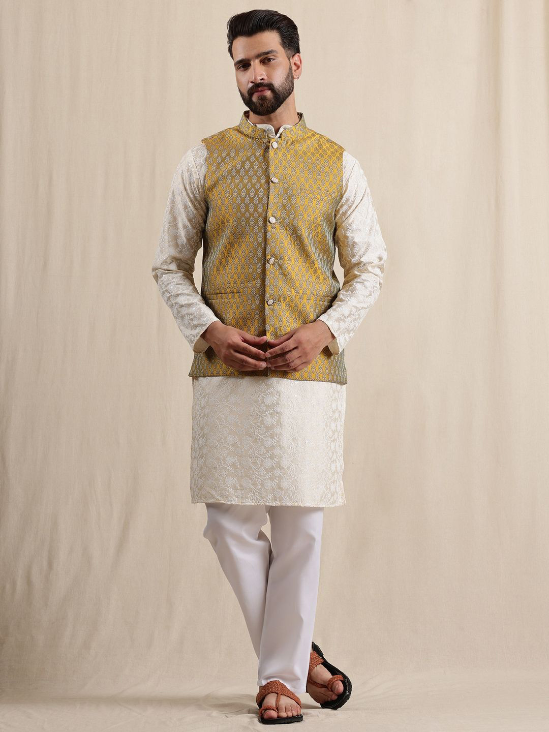 Anouk Ethnic Motifs Embroidered Mandarin Collar Jodhpuri Kurta With Pyjamas & Nehru Jacket