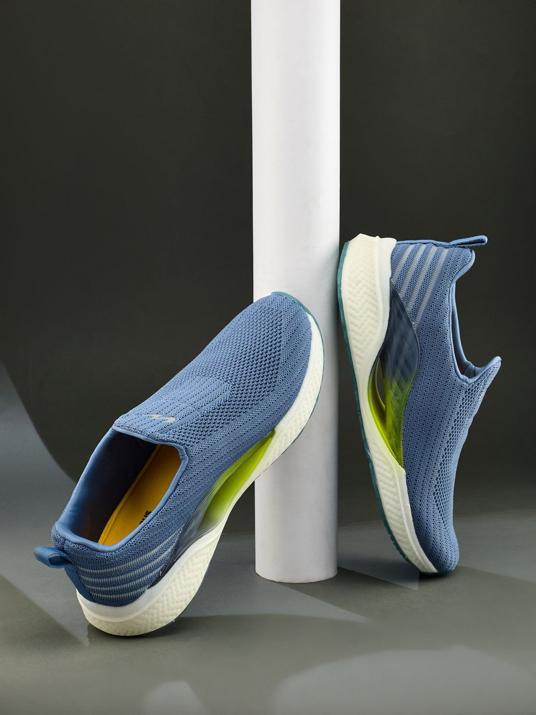 Campus Dodge Men Mesh Woven Design Slip On Sneakers