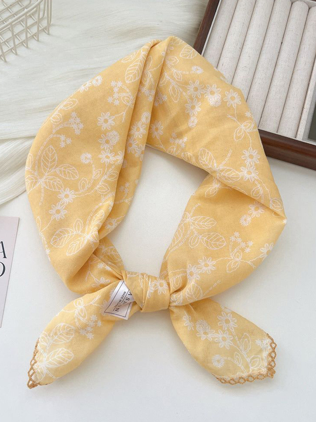 QUECY Floral Printed Square Scarf