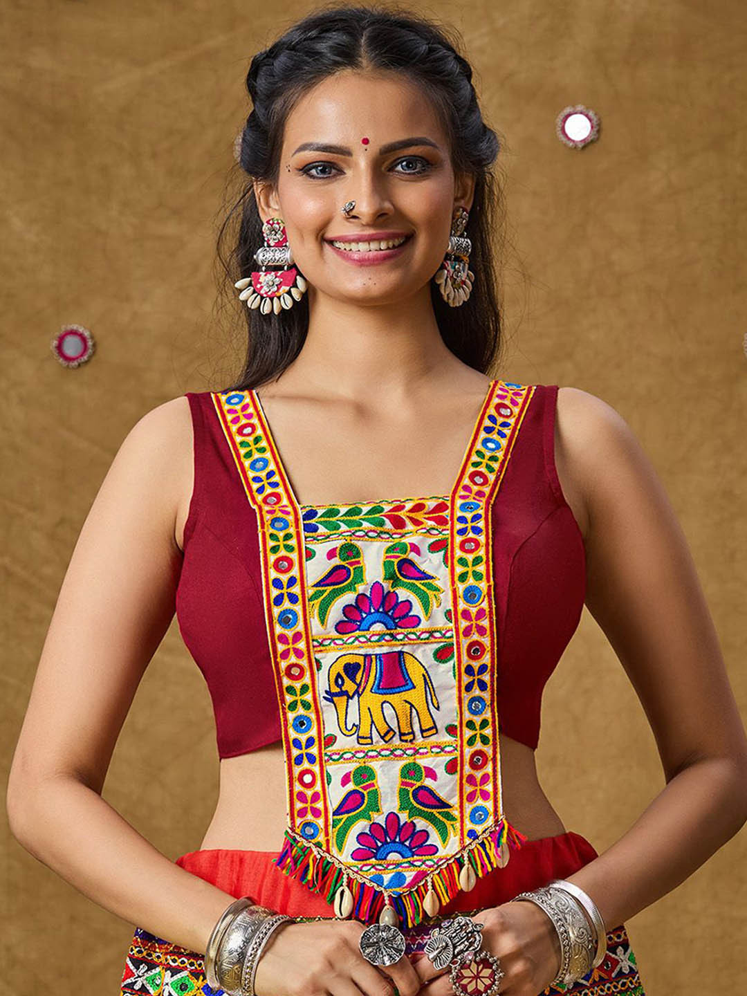 SALWAR STUDIO Gamathi Patch Work Embroidered Cotton Saree Blouse