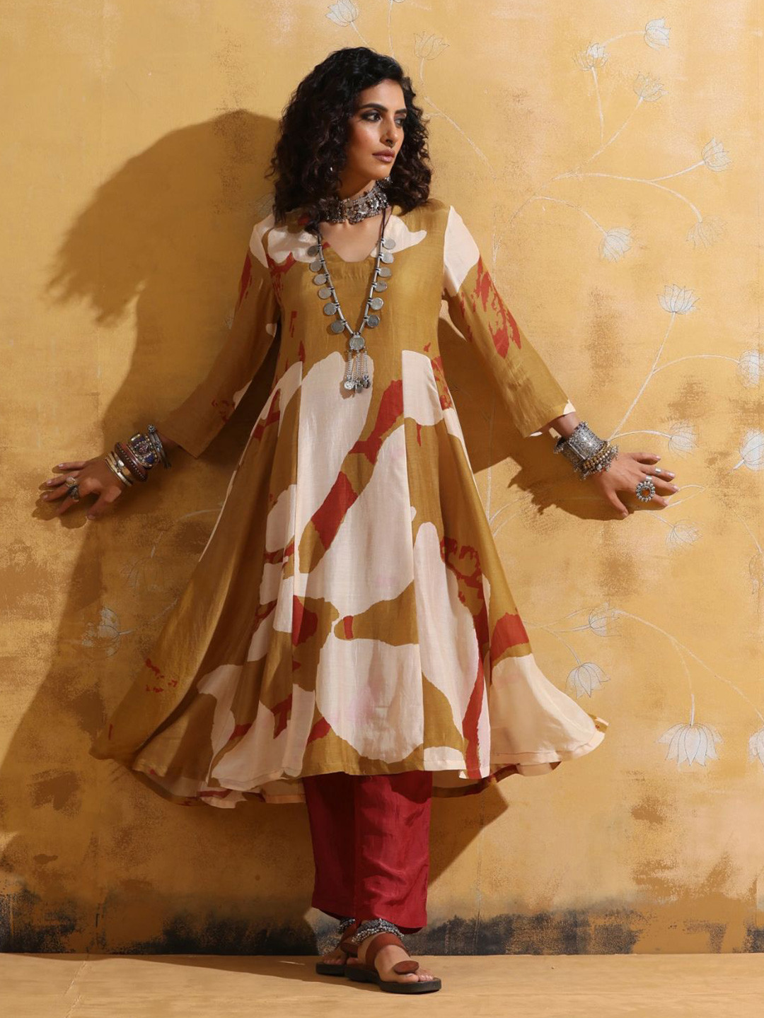 trueBrowns Abstract Printed Muslin Silk A-Line Kurta With Trouser