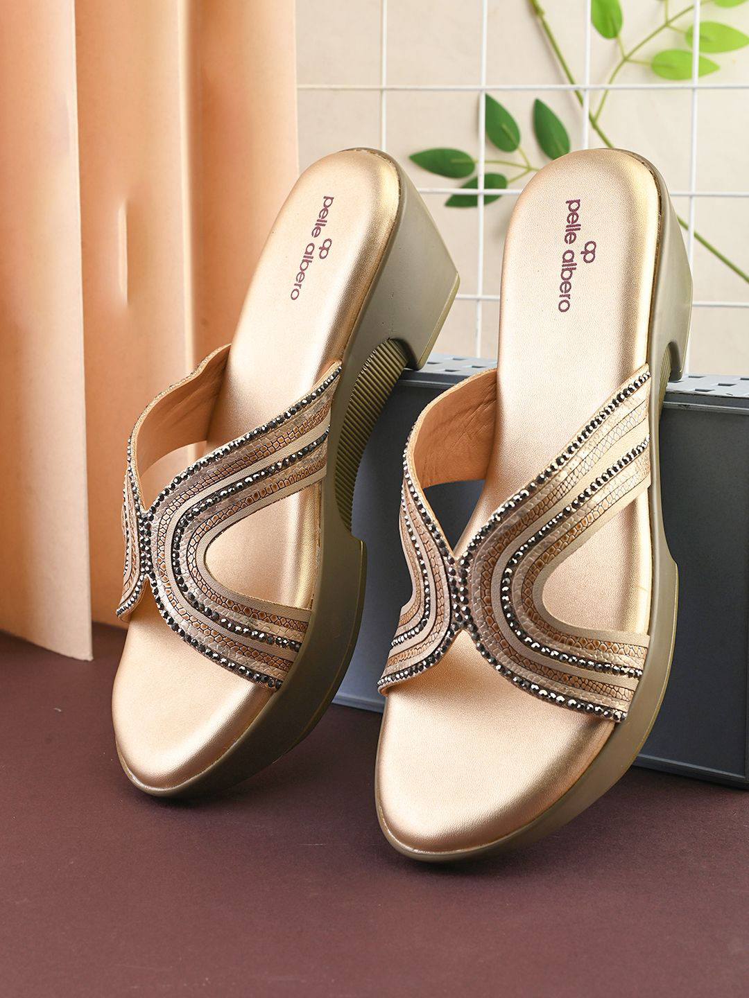 pelle albero Women Western Embellished Wedge Heels Sandals