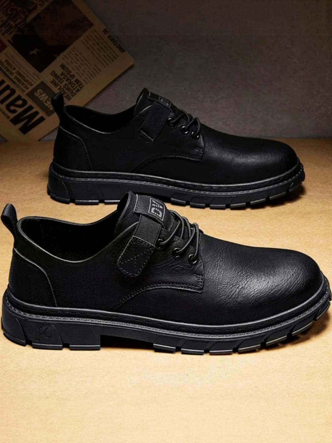 Kerzl Men Synthetic Sneakers