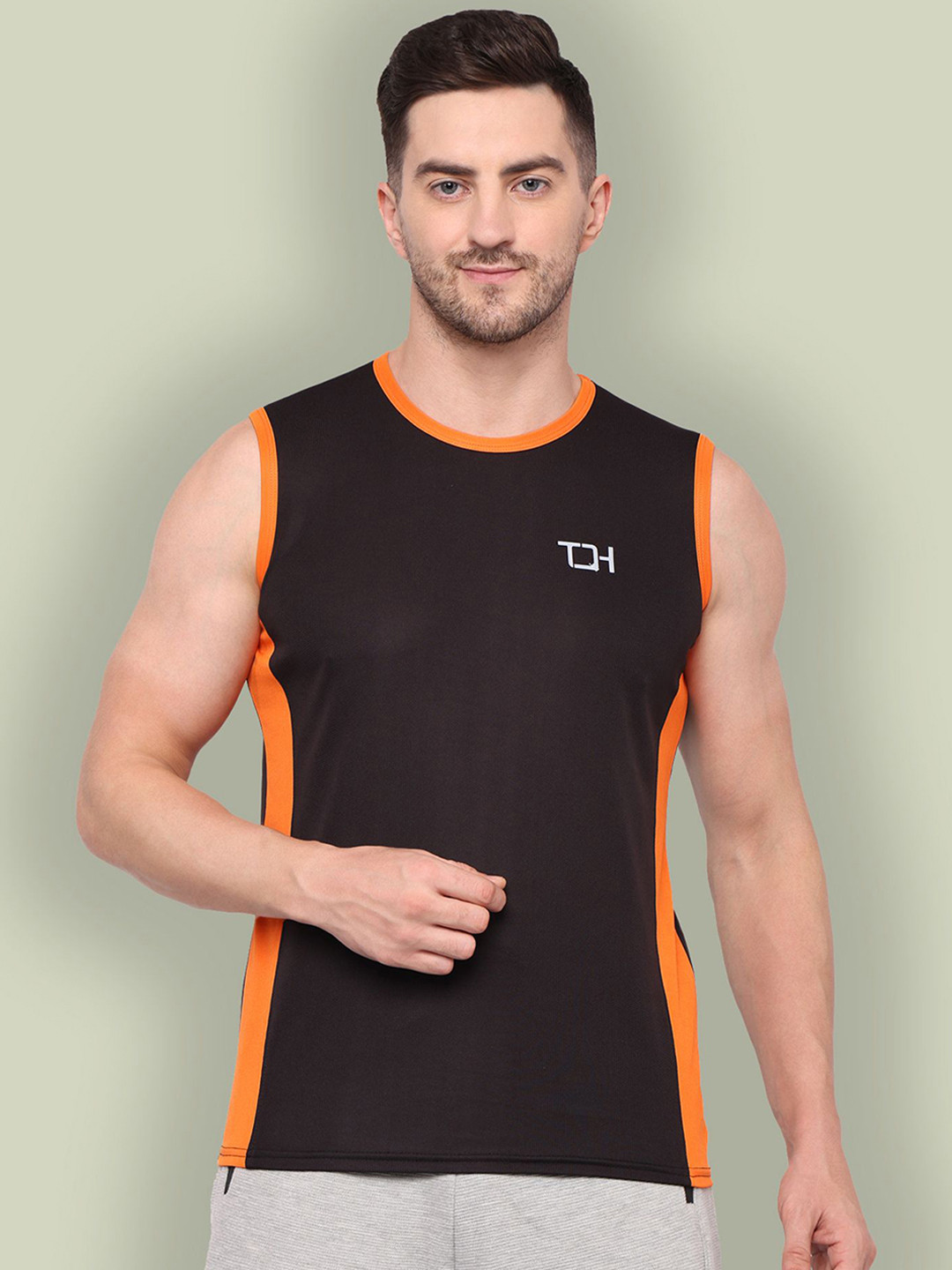 TQH Men Black Sleeveless Gym Vest