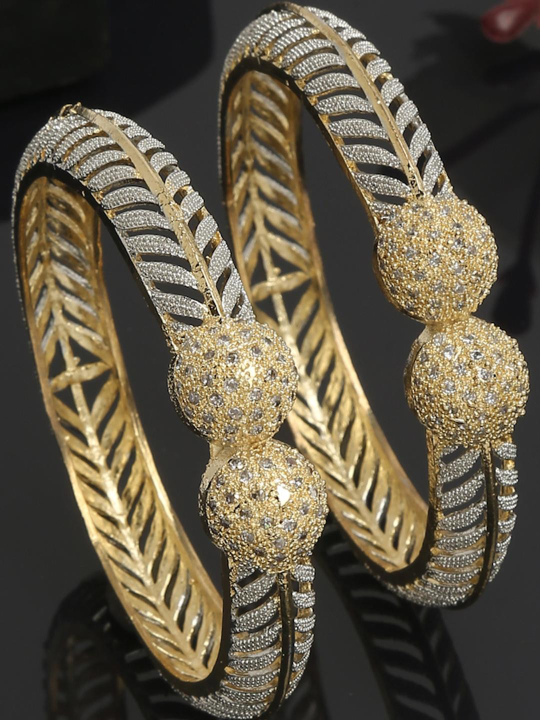 Shayna Gold-Toned Alloy Bangle