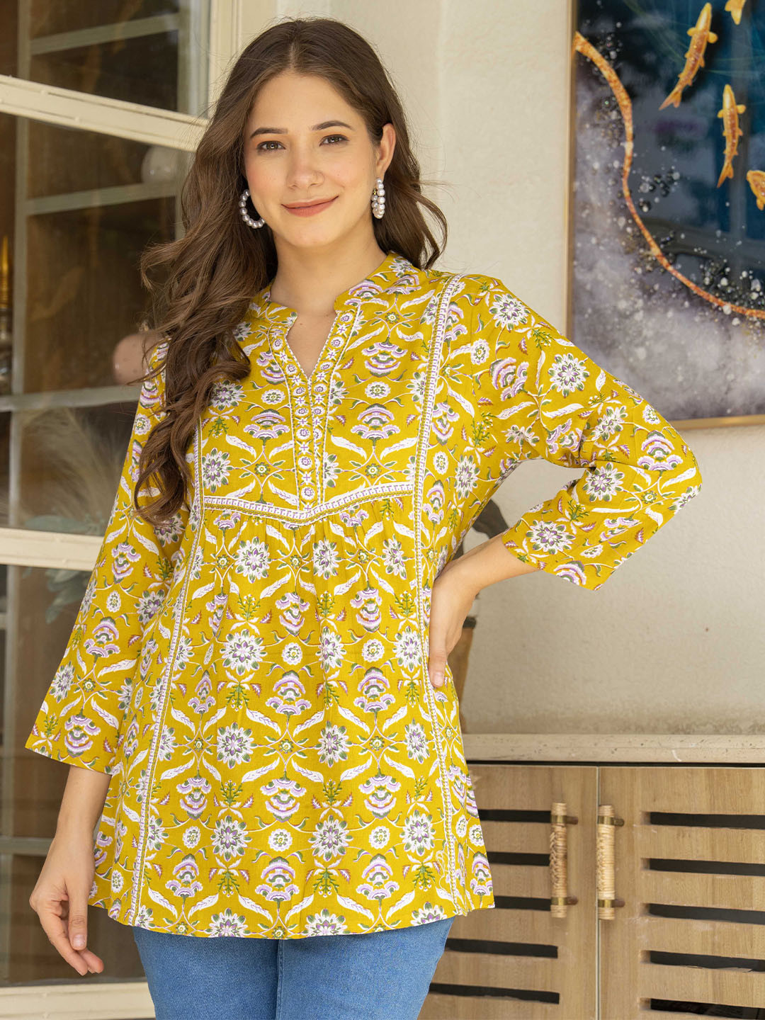 DORIYA Floral Printed V-Neck Kurti