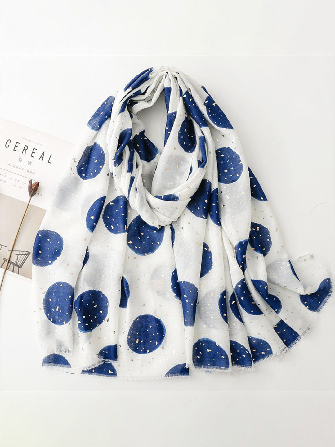 QUECY Women Geometric Printed Silk Stole with Frayed Border