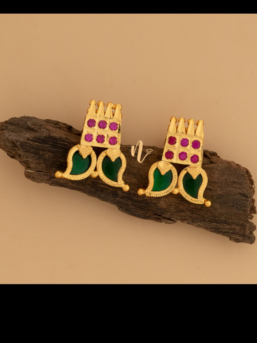 NAYAGOLD MERAGOLD Gold-Plated Stud Earrings