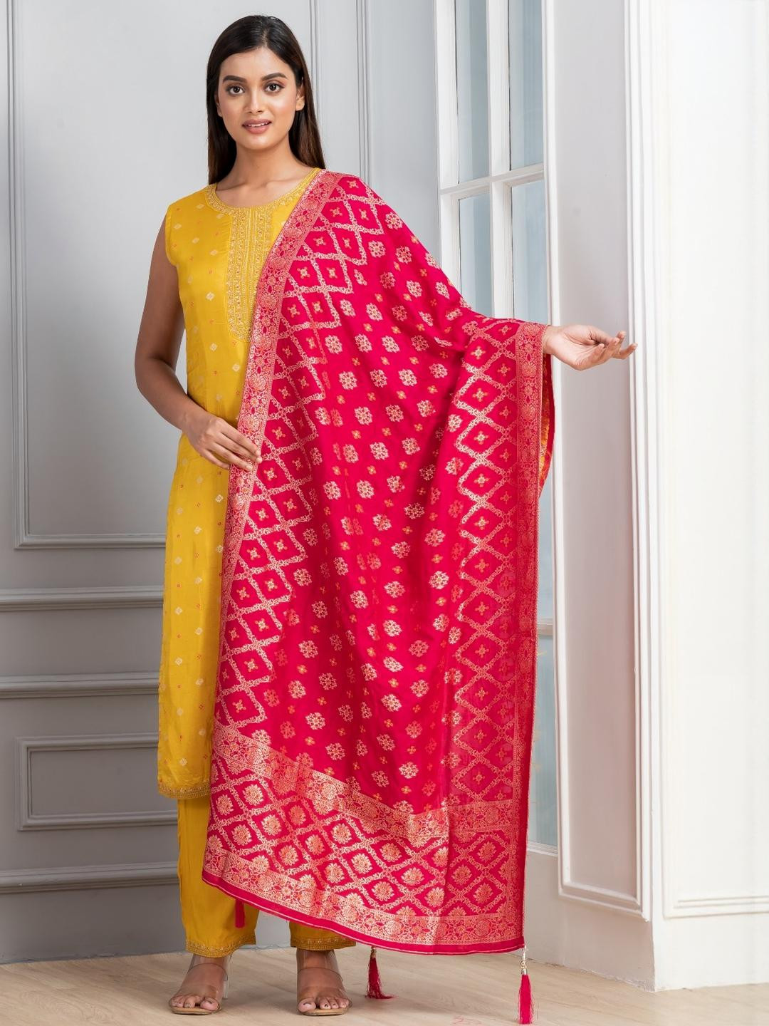 RUH Women Printed Kurta Set