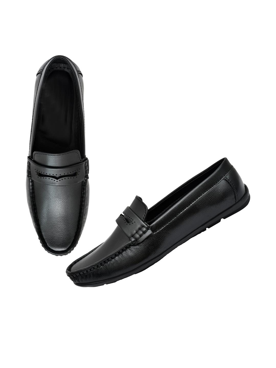 FUNNY FIRE Men Textured Loafers