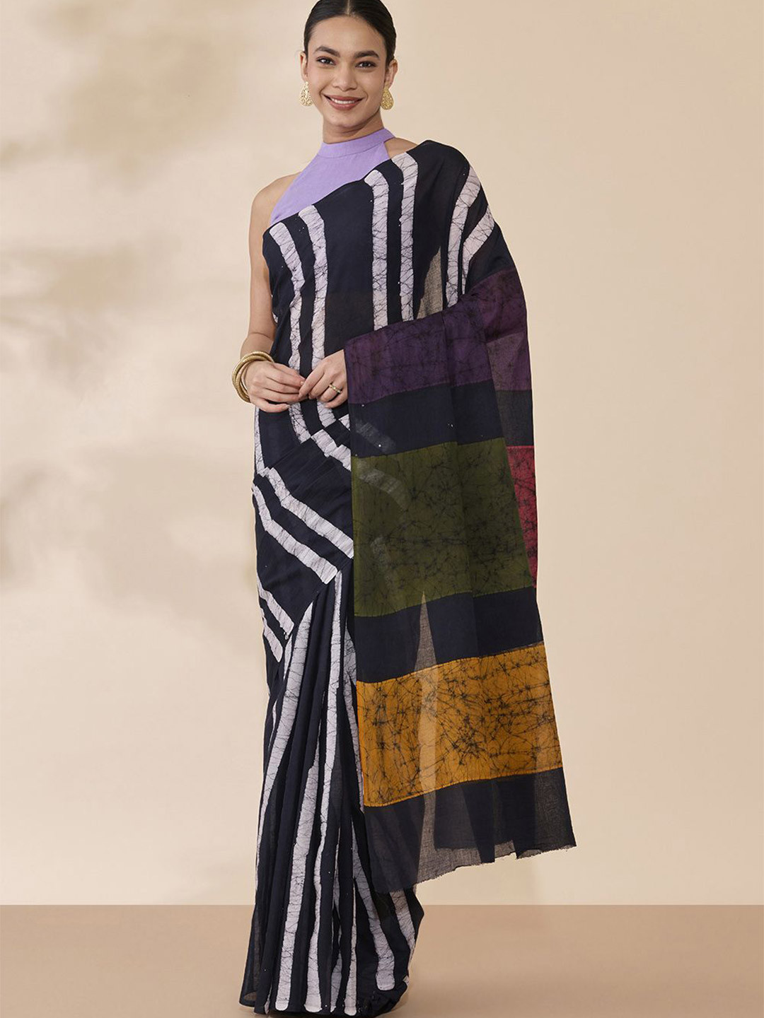 Taneira Batik Printed Pure Cotton Saree With Blouse Piece
