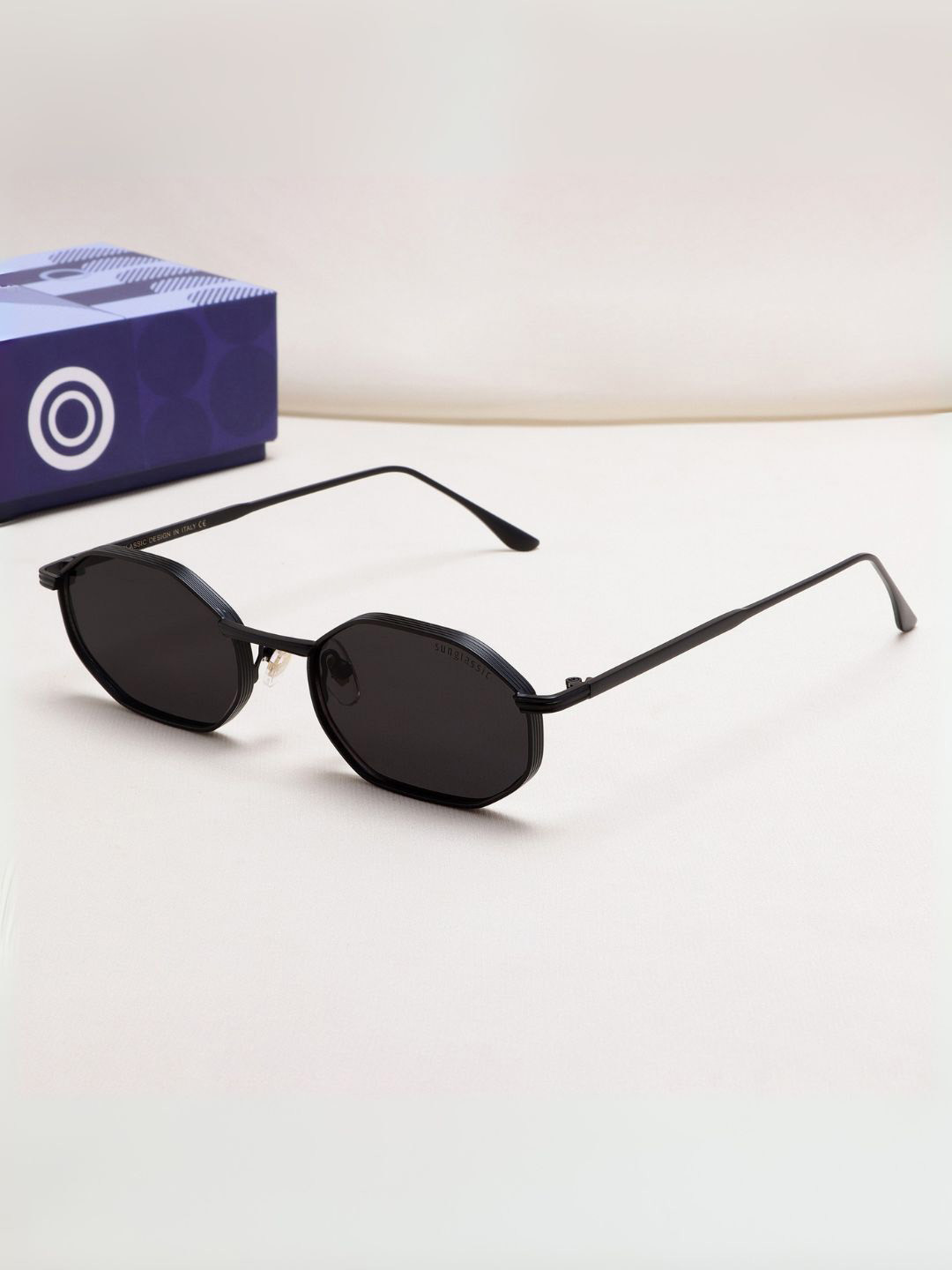 SUNGLASSIC Unisex Full Black Hexagon Sunglasses with UV Protected Lens Opulent-Full-Black