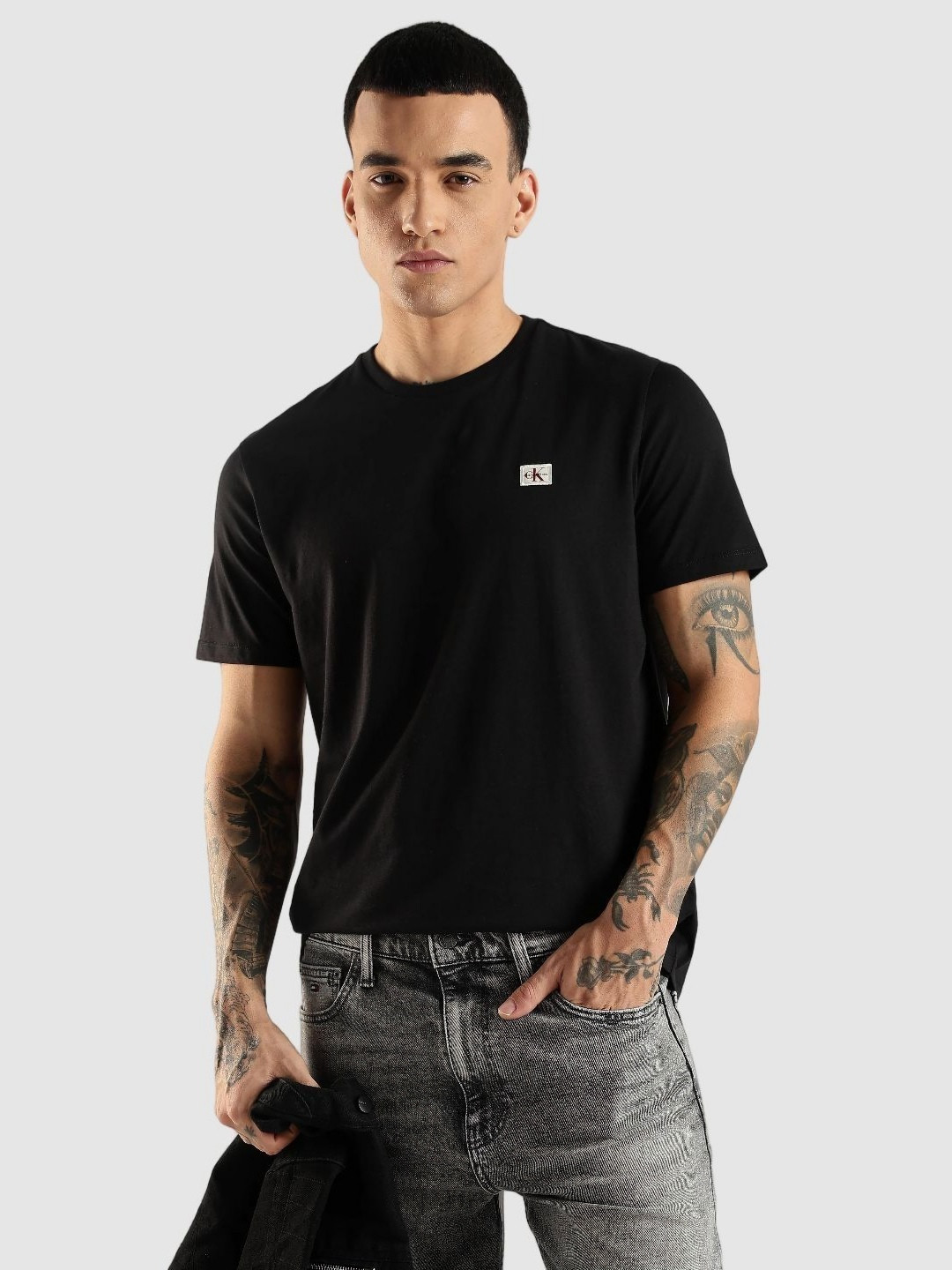 Calvin Klein Jeans Men Aladdin Solid Round Neck Cotton T-shirt