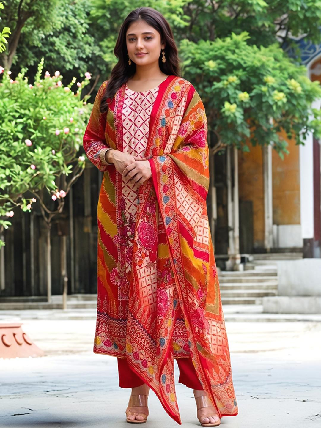 Aaghnya Women Printed Kurta Set