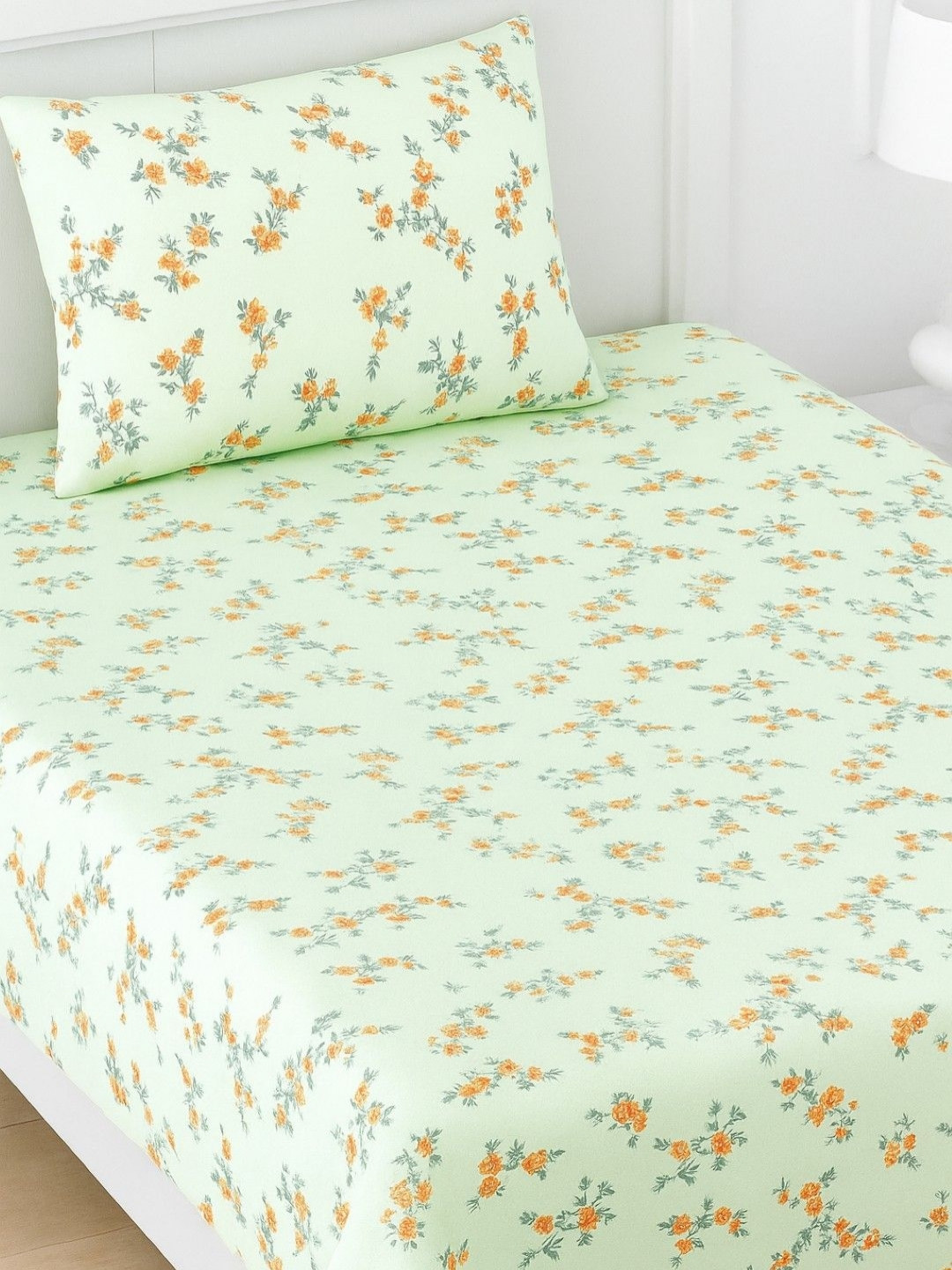 Bedbathandbliss Green Floral 300 TC Pure Cotton Single Bedsheet Set-1.52 m x 2.87 m