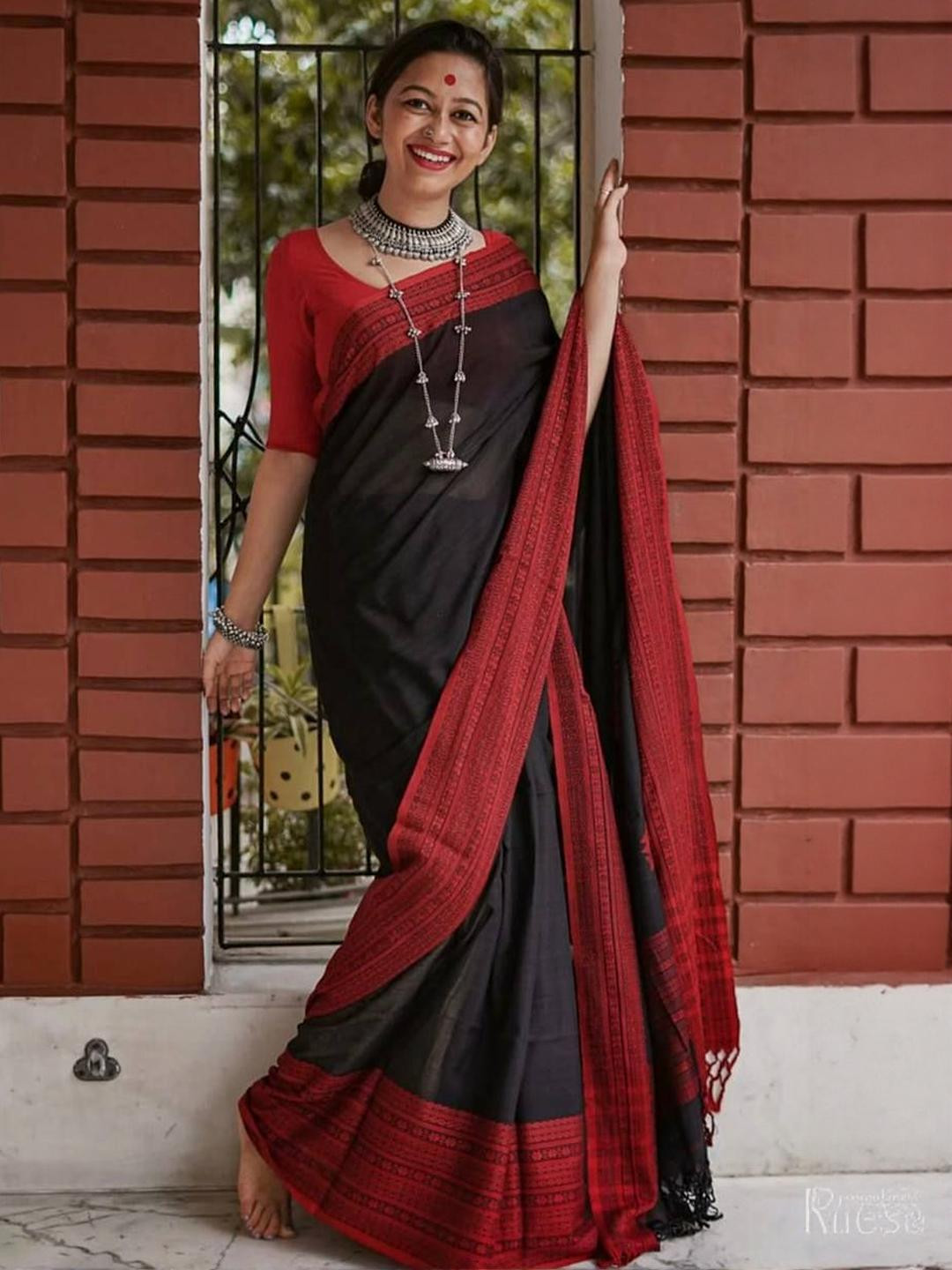 VILLE FASHION Art Silk Banarasi Saree