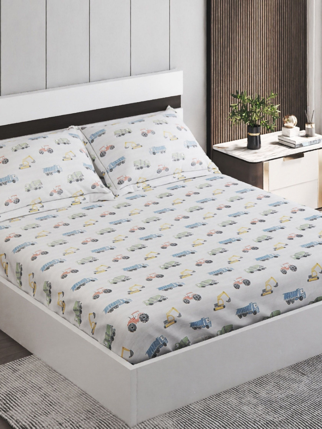 Home Centre White & Blue Abstract Printed 150 TC Cotton Queen Bedsheet Set 2.5m 2.2m