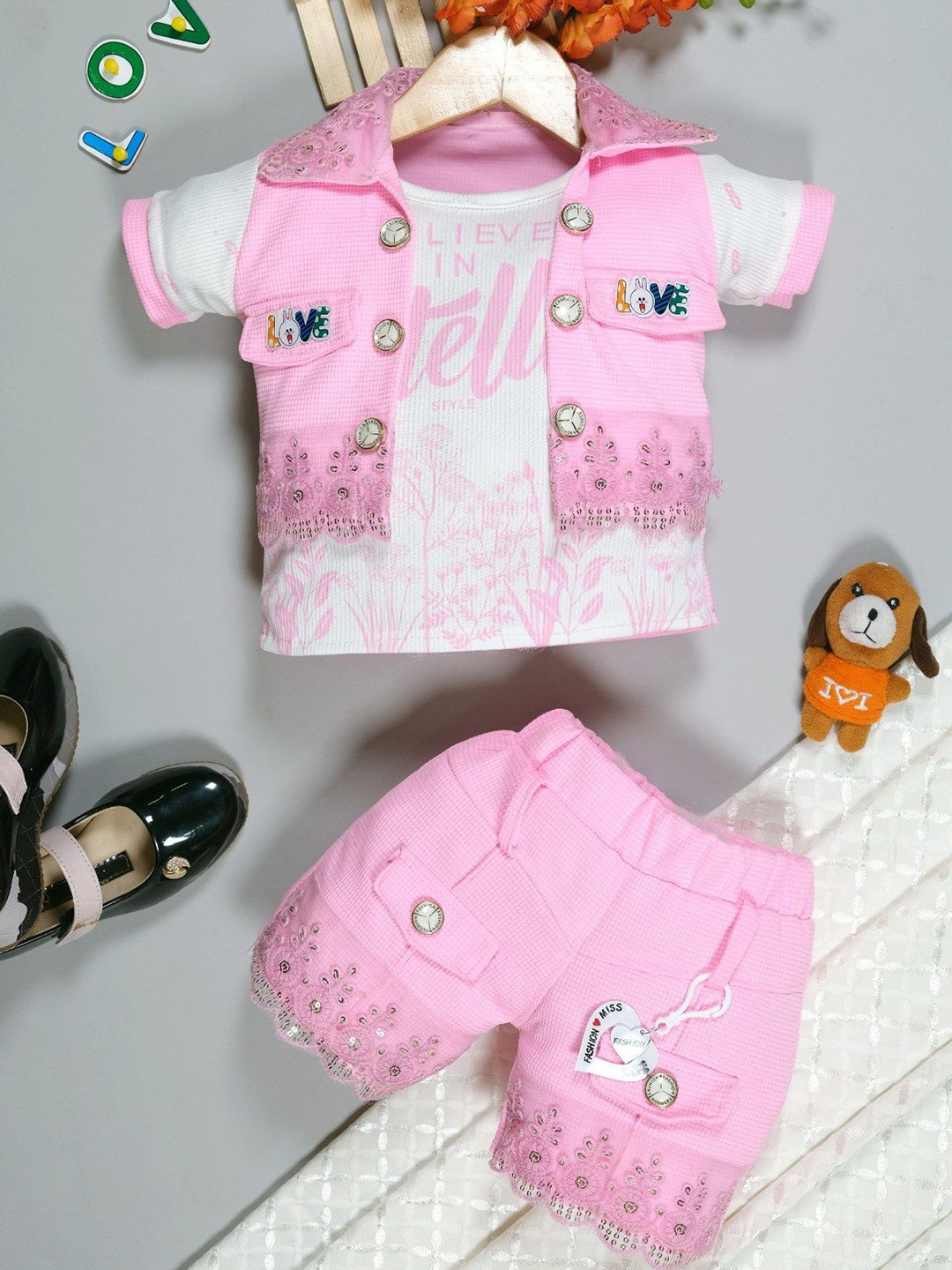 JIYAN FASHION WORLD Girls Printed Short Sleeves T-shirt With Shorts