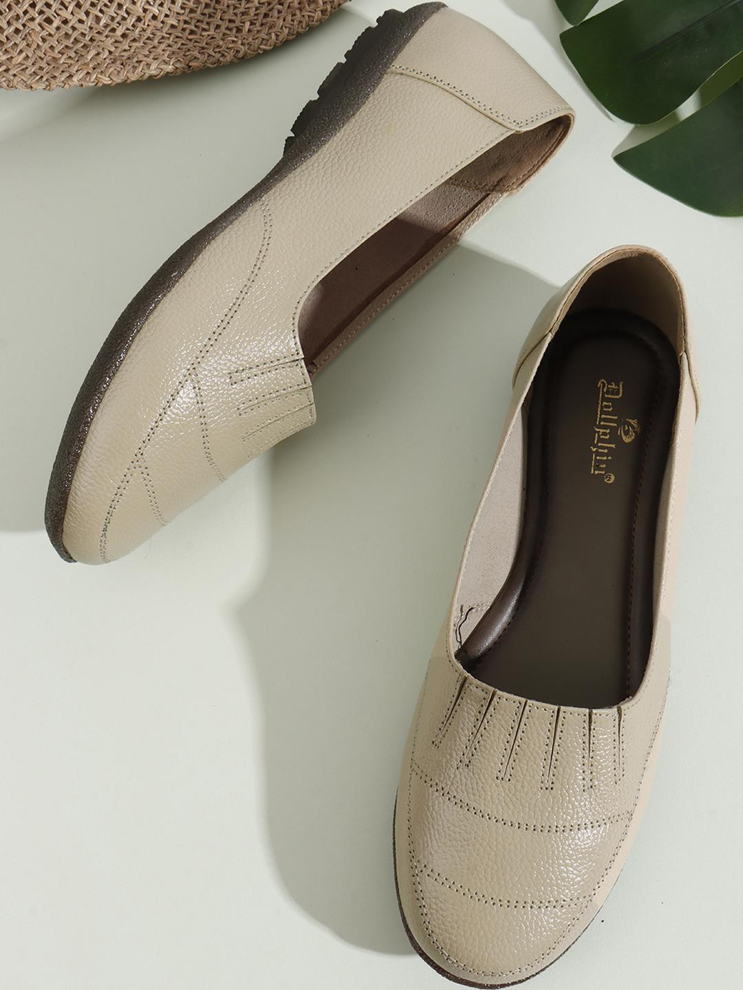 Dollphin Textured Leather Ballerinas